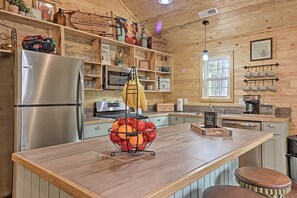 Fridge, microwave, stovetop, dishwasher - Peaceful Family Cabin on 10 Acres w/ Game Room! (Heflin)