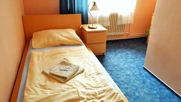 Single Room | Katil bayi/kot (surcaj), katil lipat simpan/tambahan, Wi-fi percuma