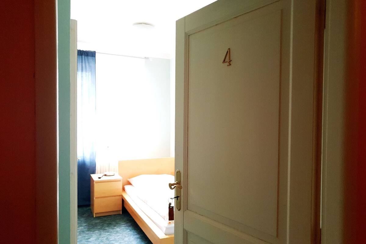 Cots/infant beds, rollaway beds, free WiFi, bed sheets