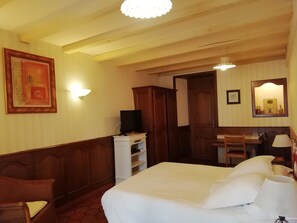 2 bedrooms, iron/ironing board, WiFi, bed sheets - Charming cottage and SPA (Vitrac)