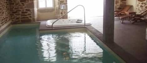 Piscina | Piscina coperta, una piscina riscaldata