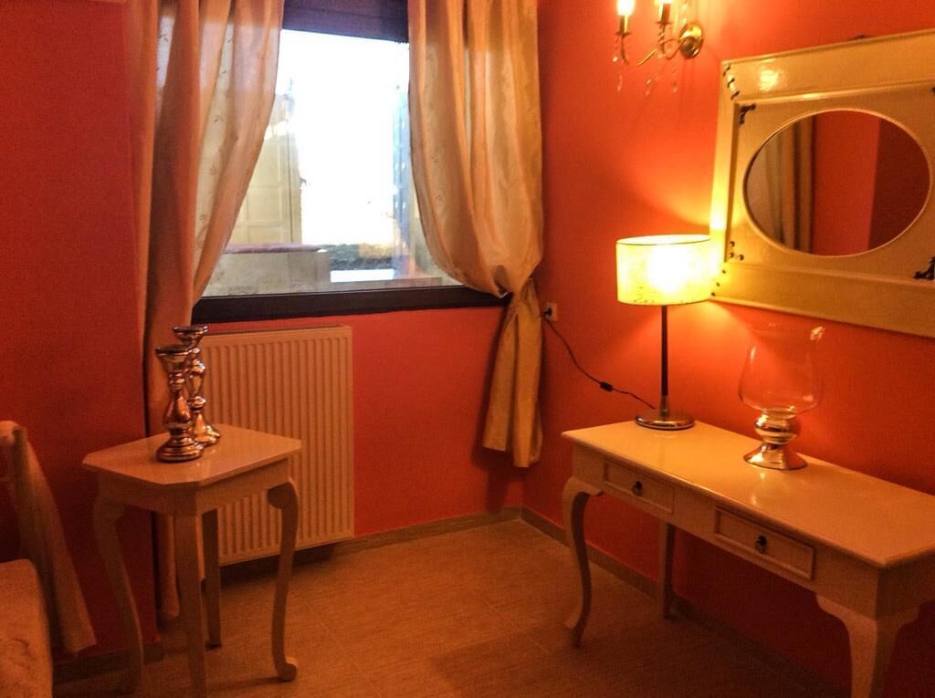 golden brown is a luxury guesthouse very close to Meteora