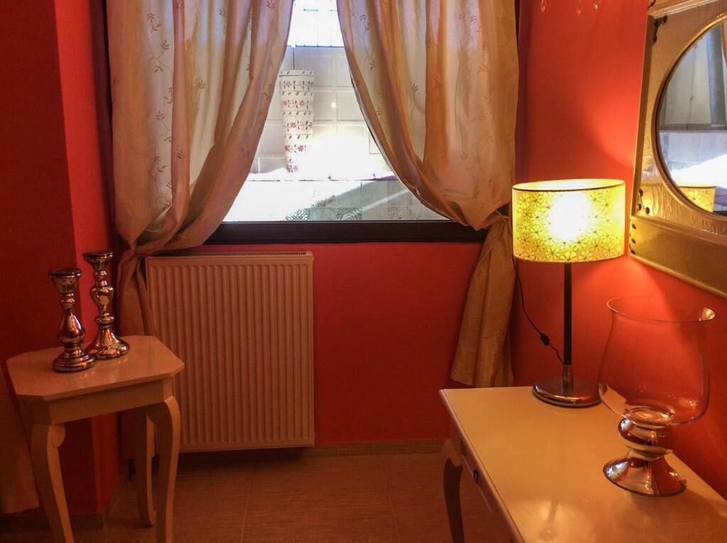 golden brown is a luxury guesthouse very close to Meteora