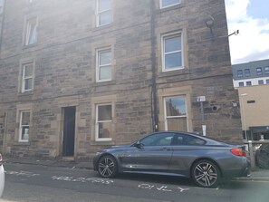 Exterior - Modern Broughton Apartment  - Walk to City Centre & St James Quarter (Edinburgh)
