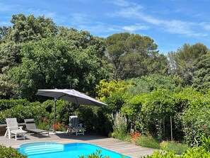 Outdoor pool - Villa with private pool, large enclosed garden, beaches 25mn away,10 pers (Castries)