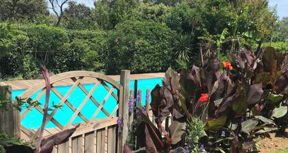 Gran villa con piscina, gran jardín cerrado, playas de 25 minutos, 10 personas,