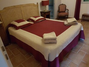4 chambres, fer et planche à repasser, Wi-Fi
