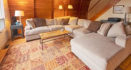 Cozy Bow House Perched in Trees w/ Hot Tub & View