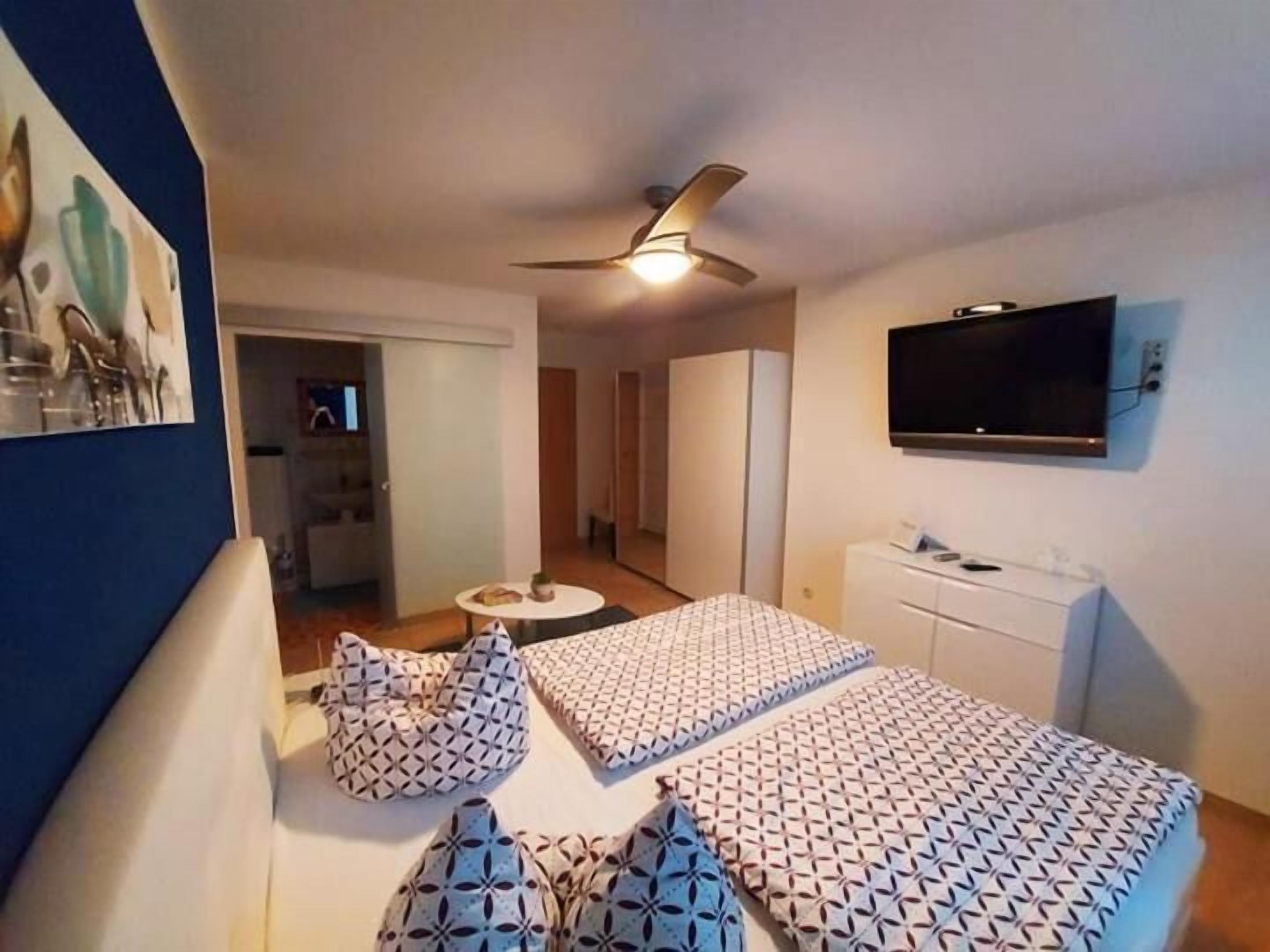 遮光布/窗簾、免費無線上網、床單