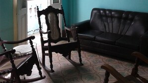 Living area - SraLabarta (Havana)
