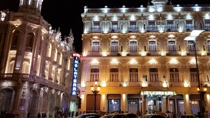 Exterior - SraLabarta (Havana)