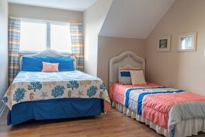4 bedrooms, iron/ironing board, Internet, bed sheets - Second Wind - Pool, Game Room, and fantastic Crow's Nest views of the Island! (Dauphin Island)