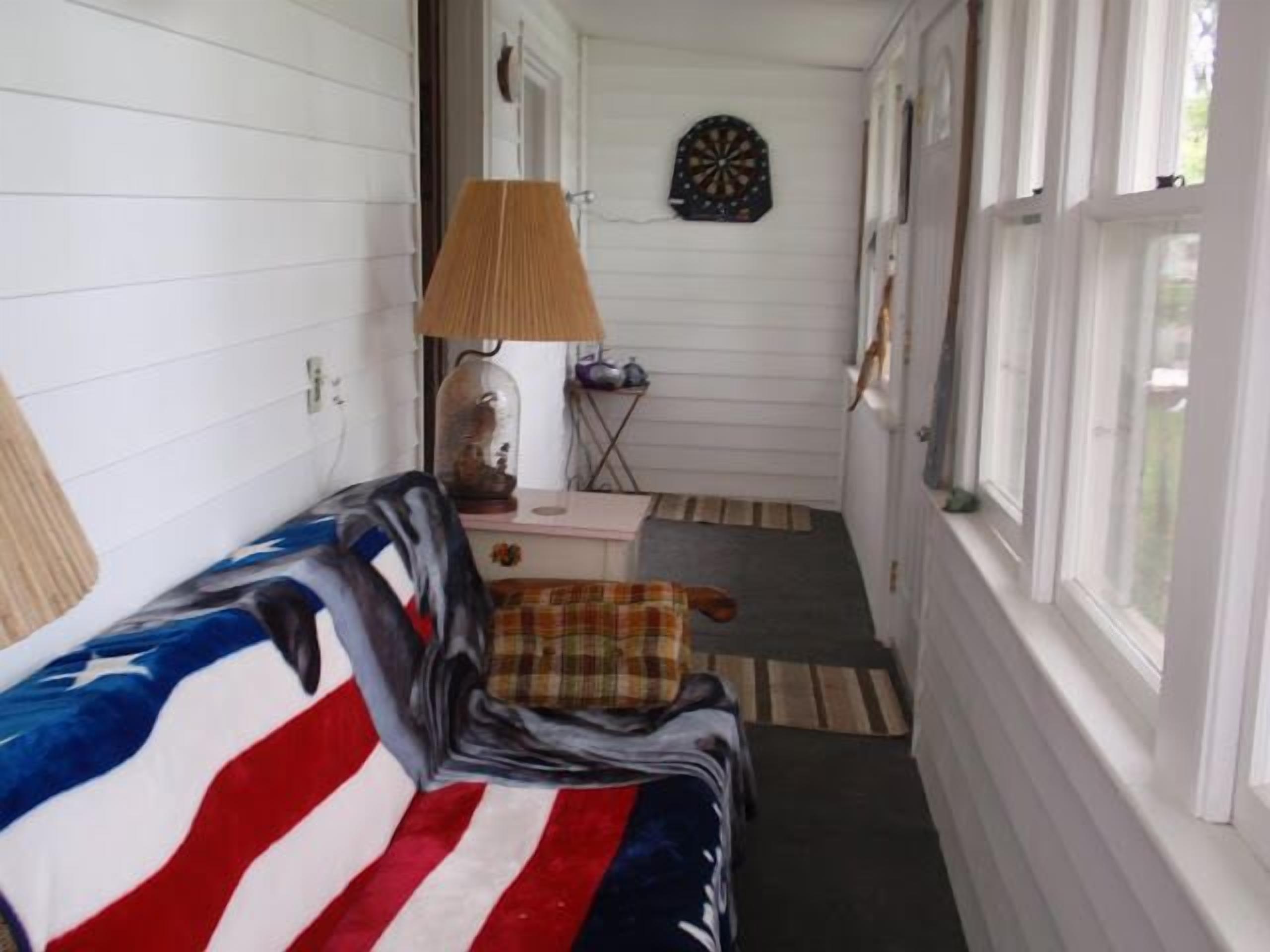 Cozy Canal Front Home in Wonderful Sylvan Beach, NY