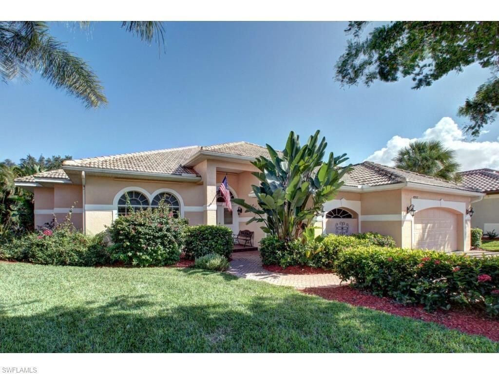 This Pearl On The Circle Has Room For The Entire Family!