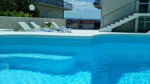 Outdoor pool - Comfort apartmant with terrace, sea view and pool near beach (Podstrana)