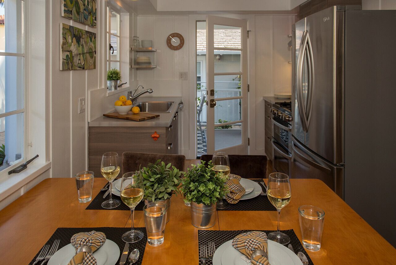 The Hideaway at West Beach - One Half Block to The Beach!