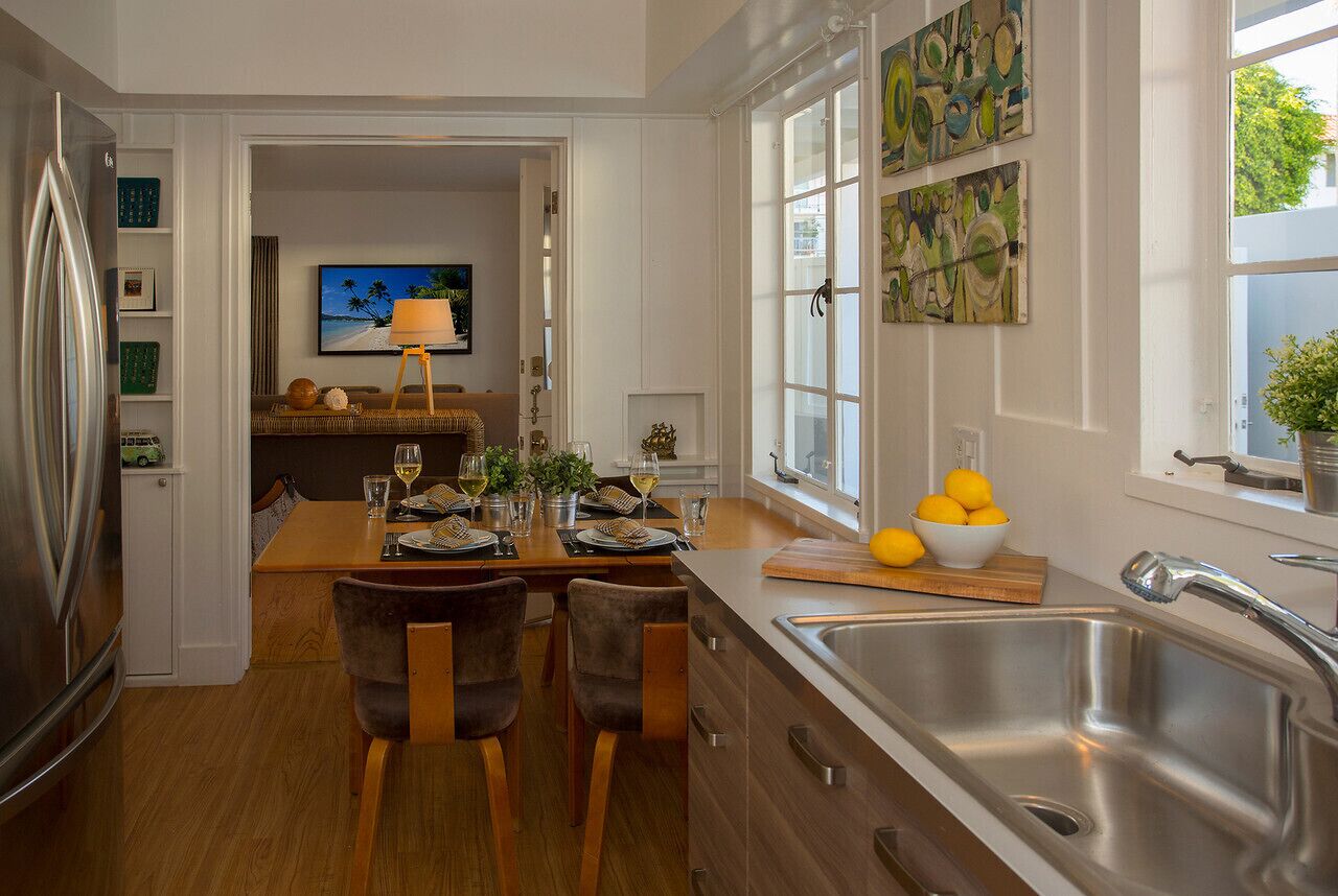 The Hideaway at West Beach - One Half Block to The Beach!