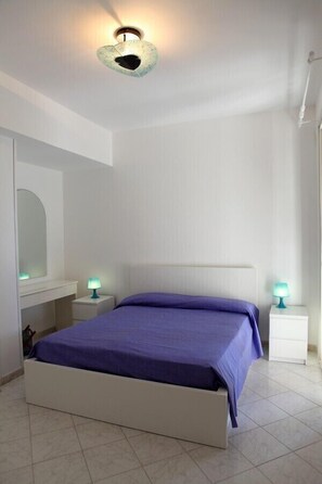 4 عدّة غرف نوم وخدمة الإنترنت