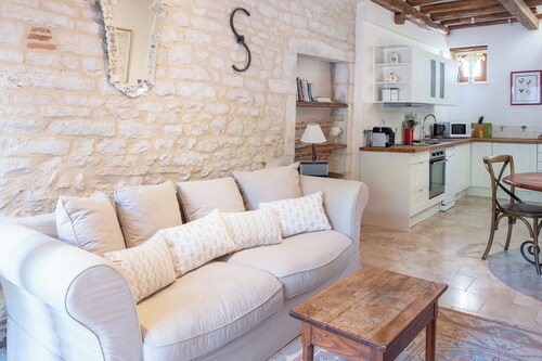 The Mews, Puligny-Montrachet. Comfort, charm, cheerful, restored Barn, sleeps 2.