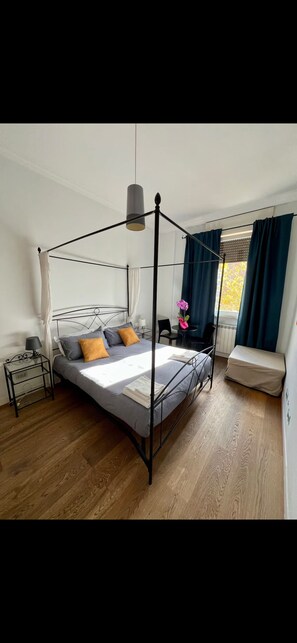 1 bedroom, WiFi, bed sheets