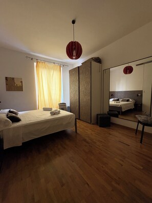 1 bedroom, iron/ironing board, travel cot, free WiFi