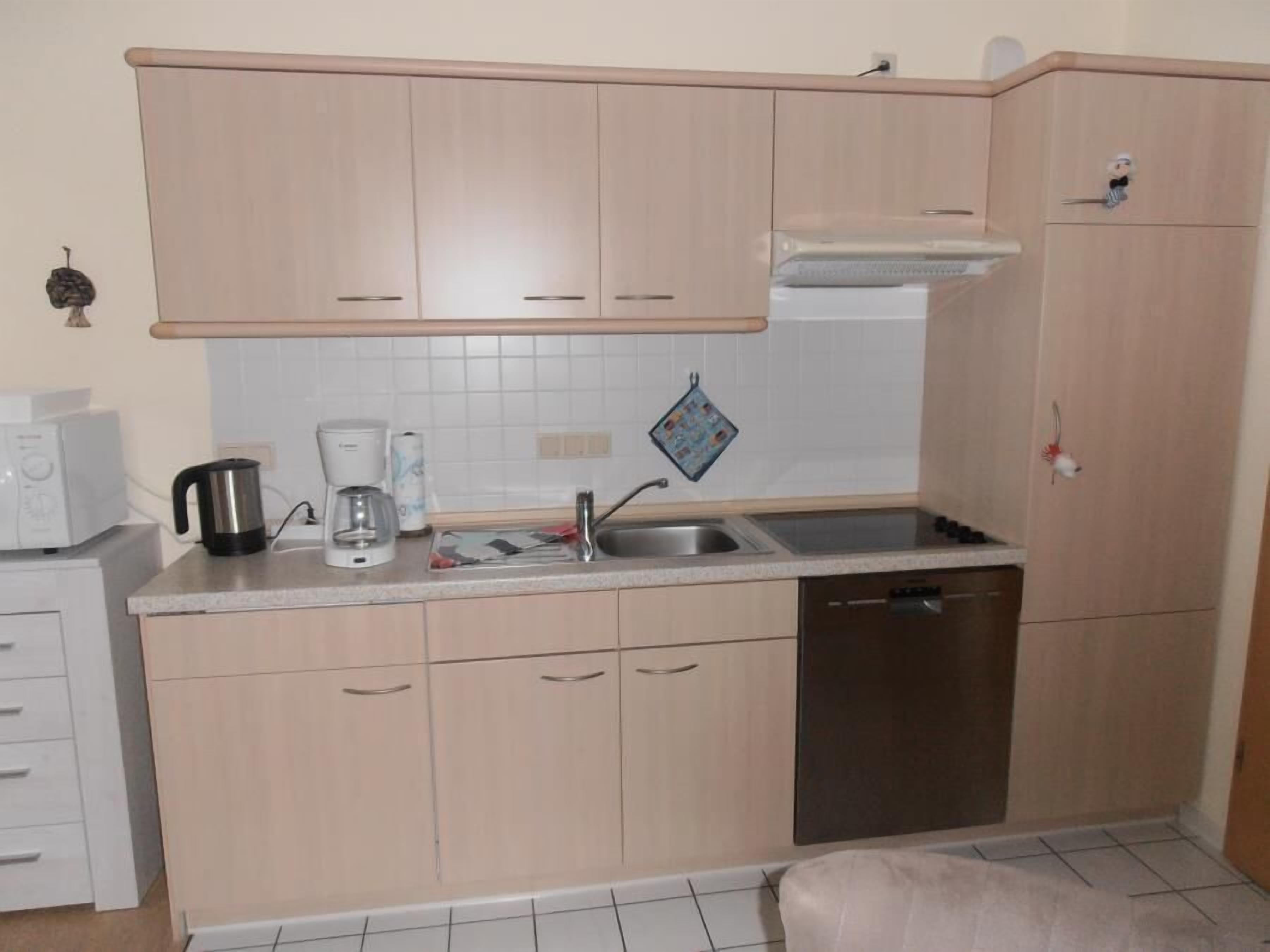 Kühlschrank, Mikrowelle, Geschirrspüler