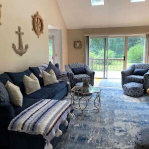 Smart TV, music library, stereo, computer monitors