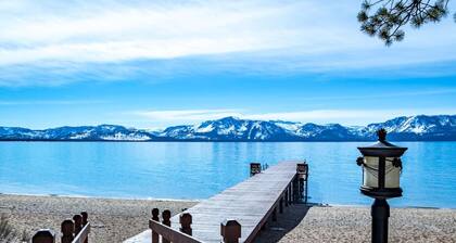 Lakefront Townhome | Prvt Beach & Decks | Sleeps 6