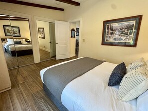 3 chambres, fer et planche à repasser, Wi-Fi, draps fournis