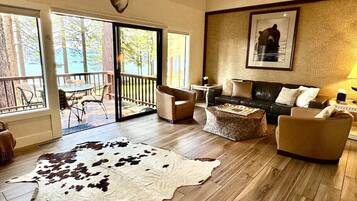 Fernseher, Kamin, Arbeitsbereiche