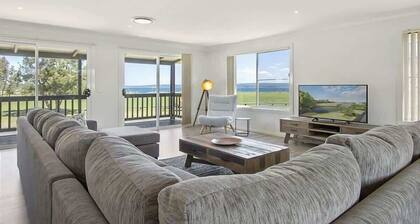 Hibiscus Close Beach Front Living