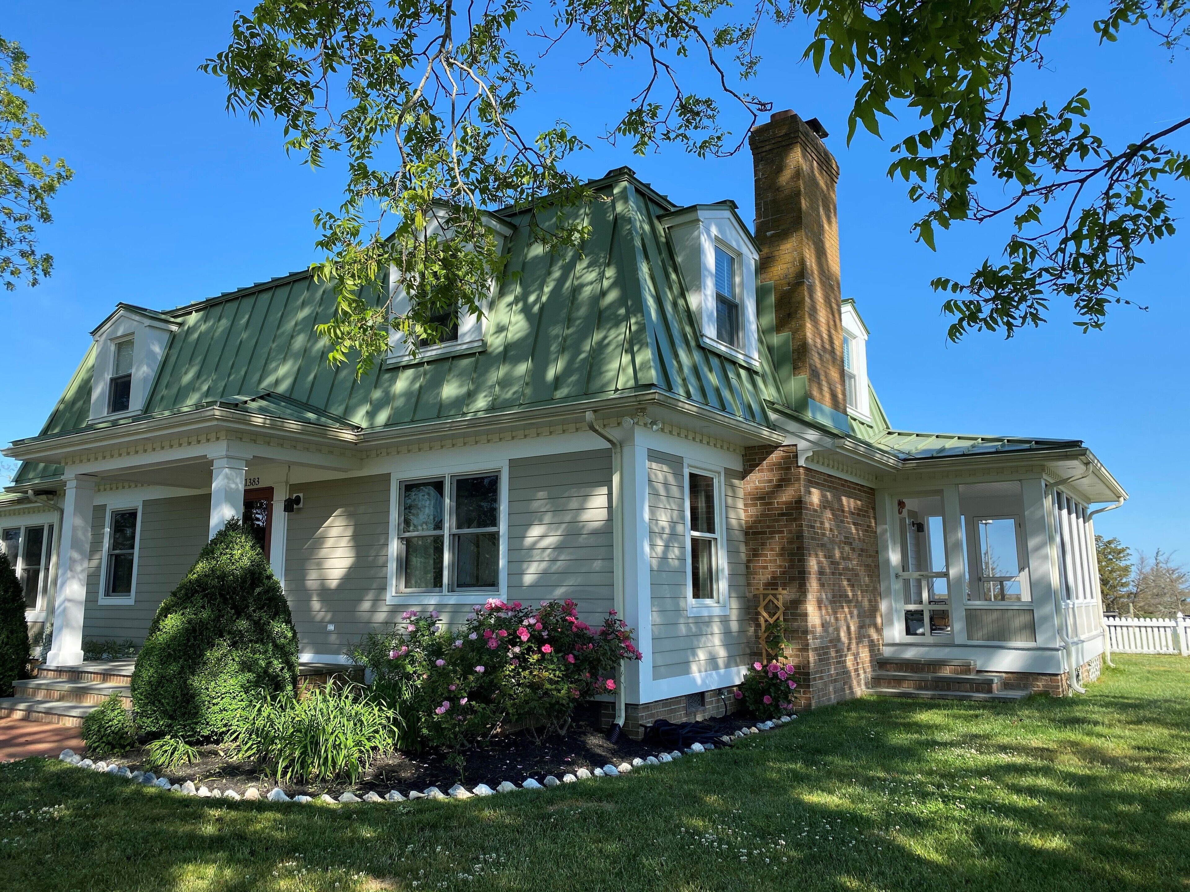 Luxury Waterside Estate With Stunning Views And Sunsets.  Pet Friendly 