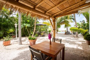 Basic Suite (Casa Jardín Tropical 1) | Terrace/patio - Sombré di Kabana (Willemstad)