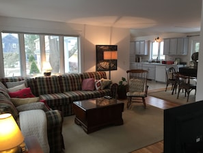 Smart TV, fireplace, DVD player, books