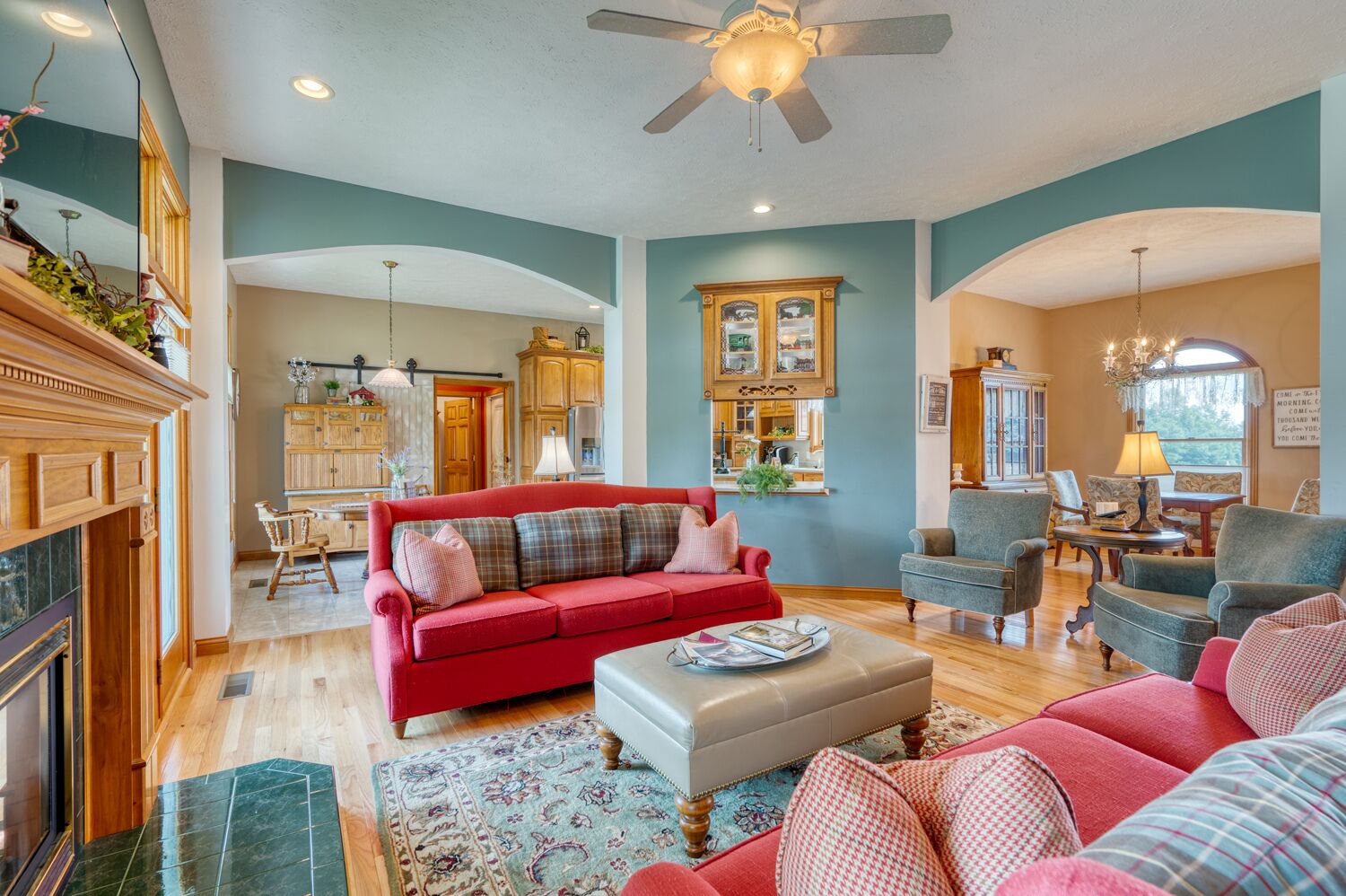 Smart TV, fireplace, DVD player