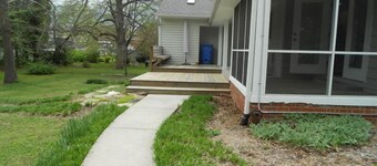 SÉJOUR AU CENTRE-VILLE!   Garez la voiture et profitez de BREVARD à pied!