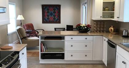 Pysy DOWNTOWN! Pysäköi auto ja nauti BREVARD jalka!