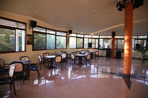 Bar (on property) - Villaggio Vacanze Mare Blu (Vieste)