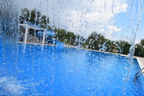 3 outdoor pools, open 9:30 AM to 7:30 PM, pool umbrellas, pool loungers - Villaggio Vacanze Mare Blu (Vieste)