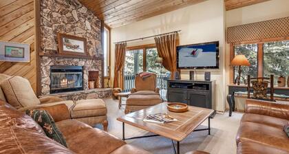 Tilava ja päivitetty kaupunkiasunto, vain muutaman askeleen päässä hiihtoladusta!