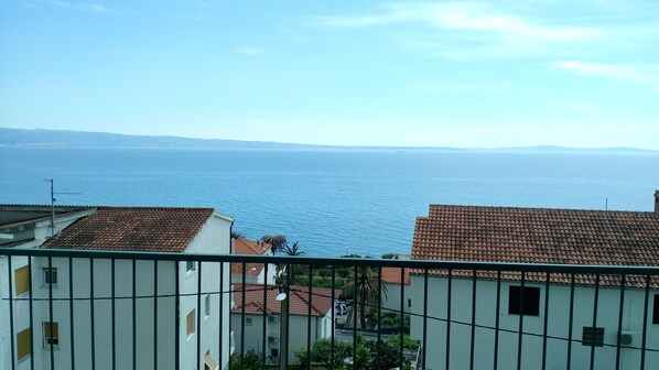 Property grounds - Sunset apartment with sea view balcony and terrace (Podstrana)