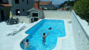 Outdoor pool - Sunset apartment with sea view balcony and terrace (Podstrana)