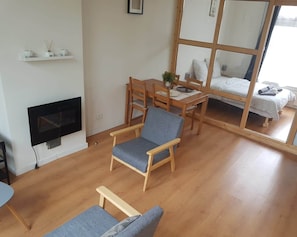 1 chambre, fer et planche Ă repasser, Wi-Fi, draps fournis