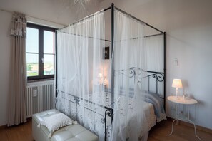 4 dormitorios, tabla de planchar con plancha, wifi gratis y ropa de cama