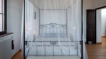 4 Schlafzimmer, Bügeleisen/Bügelbrett, Reisekinderbett, WLAN