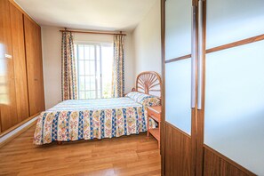 3 bedrooms, free WiFi, bed sheets