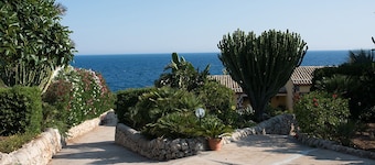 Villa Plemmirio on the sea