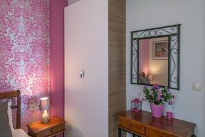 3 bedrooms, iron/ironing board, internet