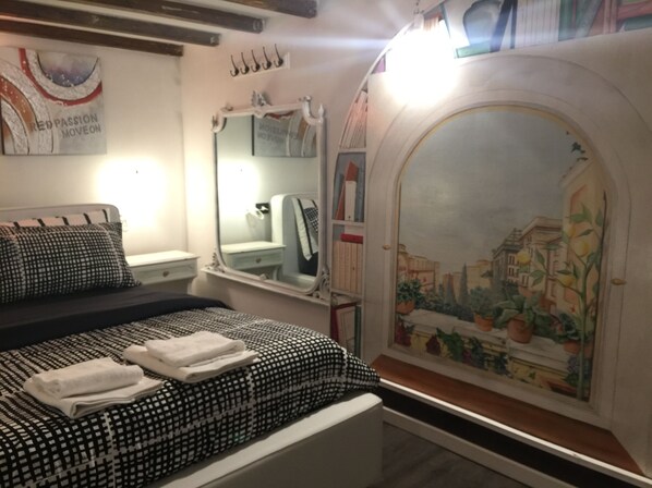 1 bedroom, iron/ironing board, travel cot, free WiFi