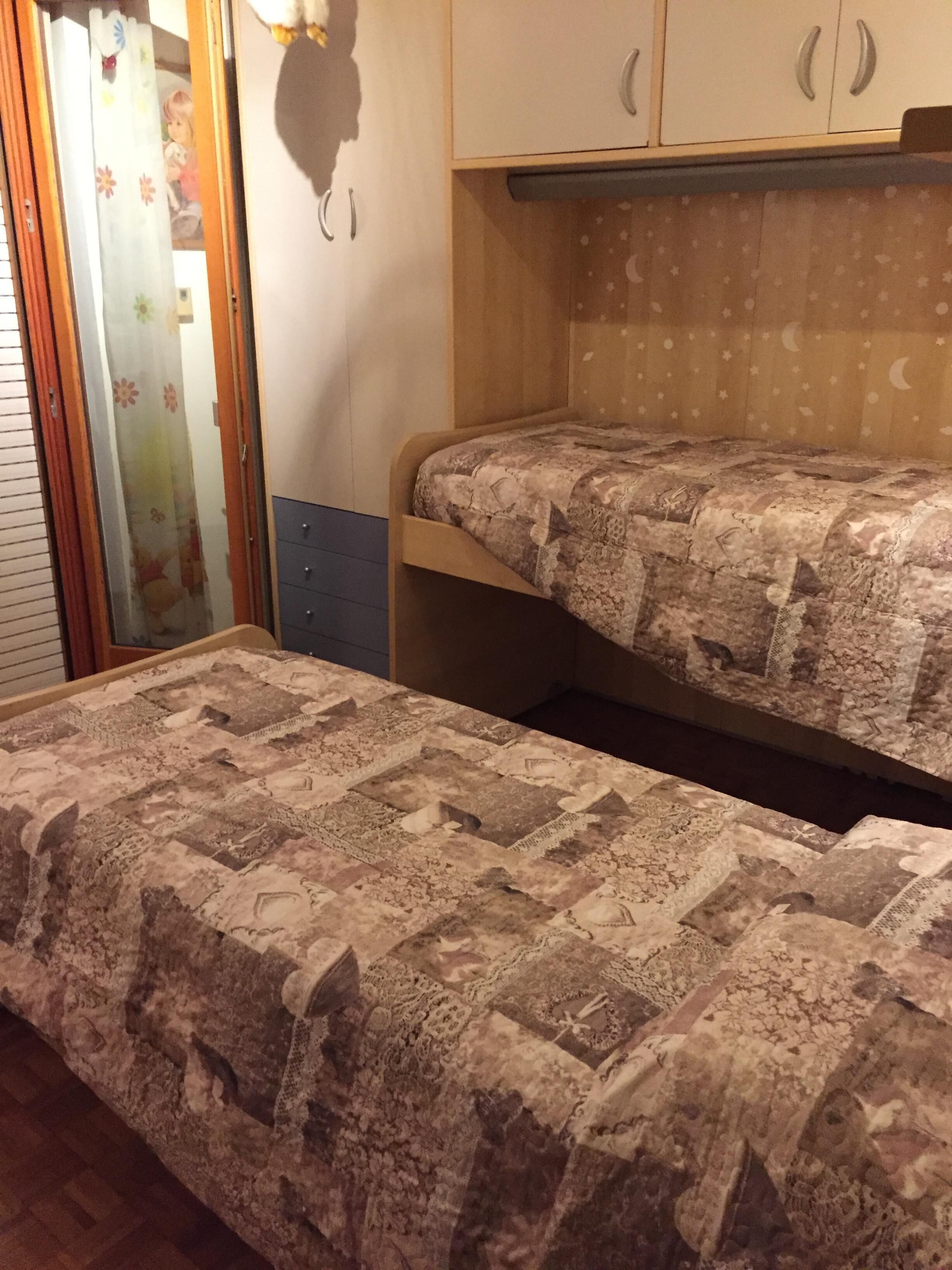 Spacious bright 110sqm apartment in a residential area with parking